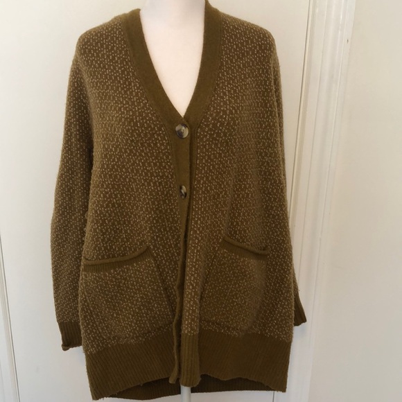 Madewell Sweaters - Madewell olive green wool blend button up cardigan with two open front pockets.